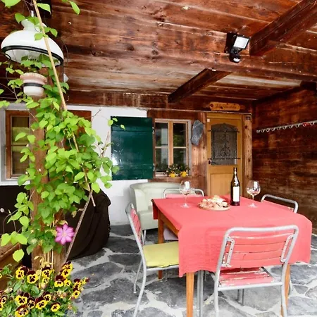 לינה וארוחת בוקר Spacious Swiss Alpine For Nature Lovers 3*